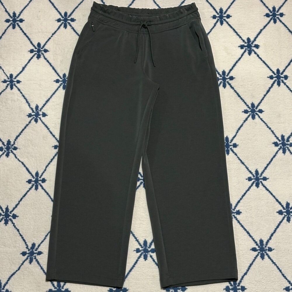 Athleta Seasoft Mid Rise Straight Crop - Olive Green